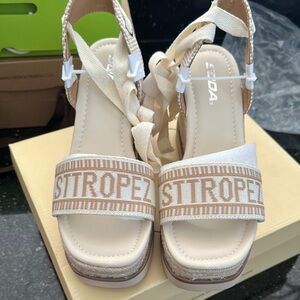 Soda Women's Tan Sandals